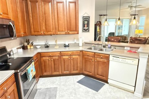 Copropriété à louer à Sun City Center, Floride: 2 chambres, 127.83 m2 № 2413813 - photo 5