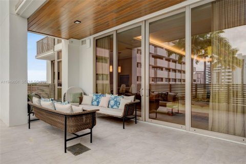 Снять в аренду кондоминиум в Корал-Гейблс, Флорида 3 спальни, 233.18м2, № 2004858 - фото 13