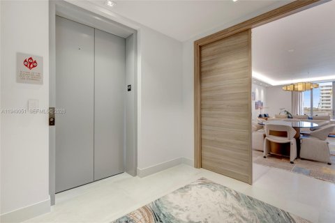 Снять в аренду кондоминиум в Корал-Гейблс, Флорида 3 спальни, 233.18м2, № 2004858 - фото 21