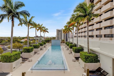 Снять в аренду кондоминиум в Корал-Гейблс, Флорида 3 спальни, 233.18м2, № 2004858 - фото 17