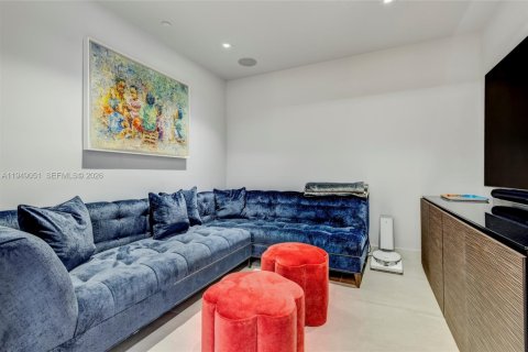 Снять в аренду кондоминиум в Корал-Гейблс, Флорида 3 спальни, 233.18м2, № 2004858 - фото 10