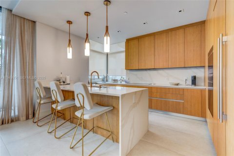 Снять в аренду кондоминиум в Корал-Гейблс, Флорида 3 спальни, 233.18м2, № 2004858 - фото 7