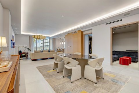 Снять в аренду кондоминиум в Корал-Гейблс, Флорида 3 спальни, 233.18м2, № 2004858 - фото 3