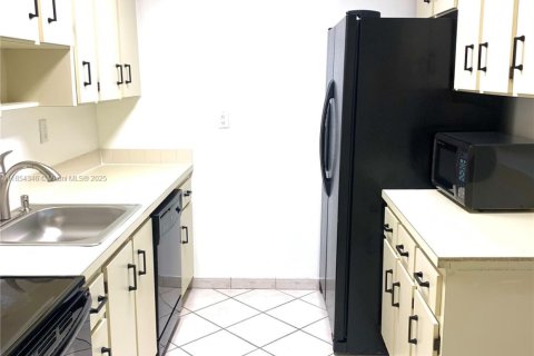 Condominio en venta en Miami, Florida, 3 dormitorios, 98.94 m2 № 1877953 - foto 4