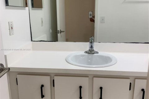 Condominio en venta en Miami, Florida, 3 dormitorios, 98.94 m2 № 1877953 - foto 14