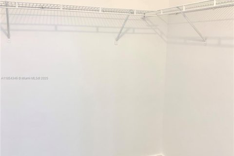Condominio en venta en Miami, Florida, 3 dormitorios, 98.94 m2 № 1877953 - foto 11