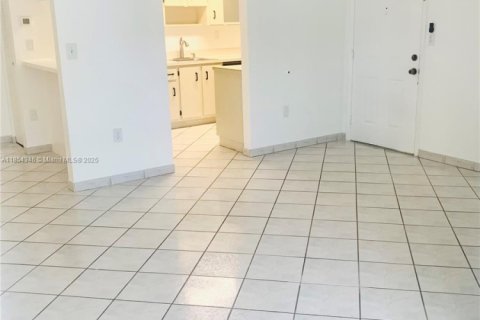 Condominio en venta en Miami, Florida, 3 dormitorios, 98.94 m2 № 1877953 - foto 18