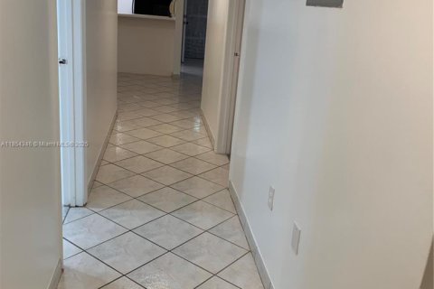 Condominio en venta en Miami, Florida, 3 dormitorios, 98.94 m2 № 1877953 - foto 16