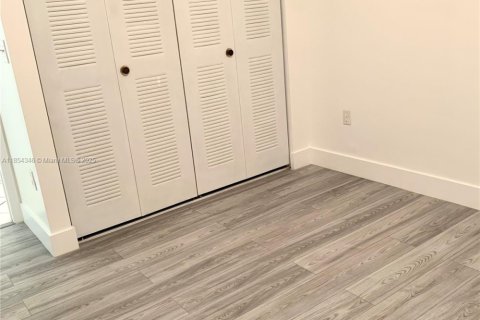 Condominio en venta en Miami, Florida, 3 dormitorios, 98.94 m2 № 1877953 - foto 13
