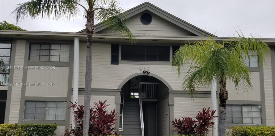Condominio en Miami, Florida, 3 dormitorios № 1877953