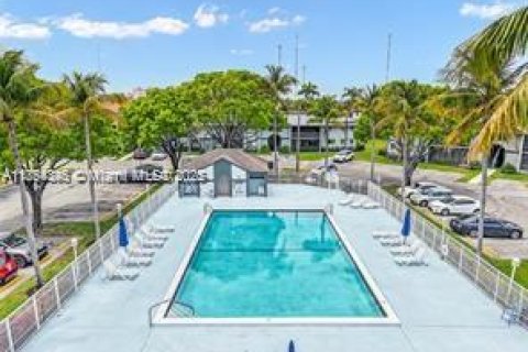 Condominio en venta en Miami, Florida, 3 dormitorios, 98.94 m2 № 1877953 - foto 23