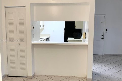 Condominio en venta en Miami, Florida, 3 dormitorios, 98.94 m2 № 1877953 - foto 6