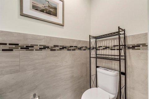 Villa ou maison à vendre à Thonotosassa, Floride: 5 chambres, 352.29 m2 № 2339292 - photo 18