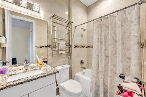 Villa ou maison à vendre à Thonotosassa, Floride: 5 chambres, 352.29 m2 № 2339292 - photo 28