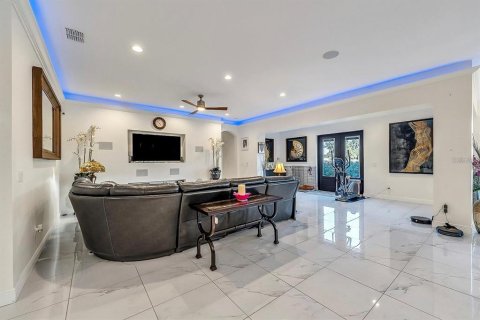Villa ou maison à vendre à Thonotosassa, Floride: 5 chambres, 352.29 m2 № 2339292 - photo 8