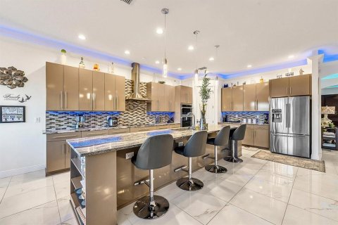 Villa ou maison à vendre à Thonotosassa, Floride: 5 chambres, 352.29 m2 № 2339292 - photo 11