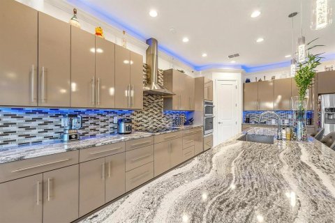 Villa ou maison à vendre à Thonotosassa, Floride: 5 chambres, 352.29 m2 № 2339292 - photo 13
