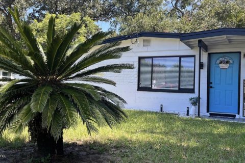 House in Orange Park, Florida 2 bedrooms, 80.27 sq.m. № 841129 - photo 1