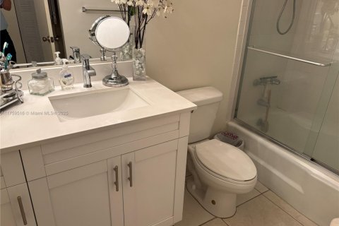 Copropriété à louer à Miami, Floride: 2 chambres, 88.72 m2 № 1735714 - photo 7