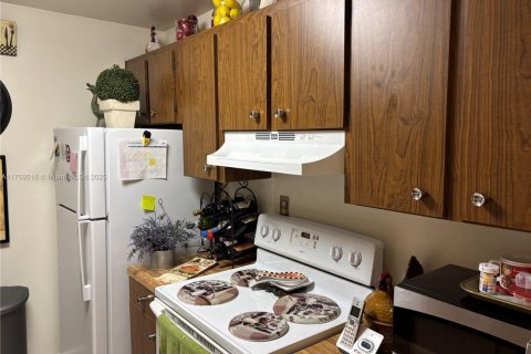 Copropriété à louer à Miami, Floride: 2 chambres, 88.72 m2 № 1735714 - photo 9