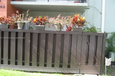 Copropriété à louer à Miami, Floride: 2 chambres, 88.72 m2 № 1735714 - photo 10