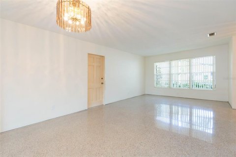 House in Tampa, Florida 3 bedrooms, 142.7 sq.m. № 1511465 - photo 10