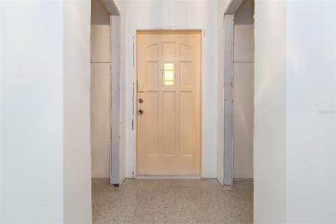 House in Tampa, Florida 3 bedrooms, 142.7 sq.m. № 1511465 - photo 5