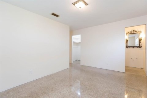 House in Tampa, Florida 3 bedrooms, 142.7 sq.m. № 1511465 - photo 21