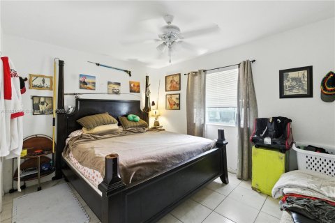 Commercial property in Dania Beach, Florida 236.71 sq.m. № 1939594 - photo 5