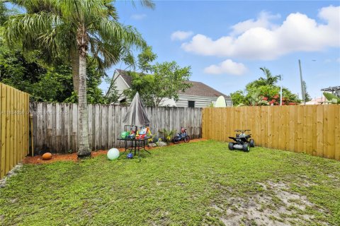 Commercial property in Dania Beach, Florida 236.71 sq.m. № 1939594 - photo 25