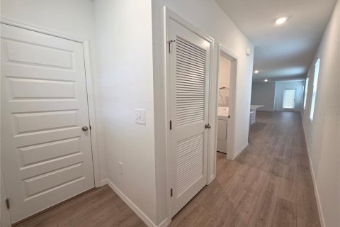 Villa ou maison à louer à Lakeland, Floride: 4 chambres, 154.68 m2 № 2421865 - photo 3