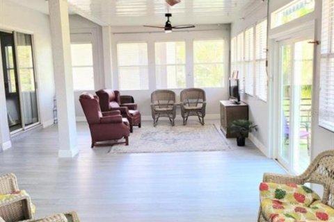 House in Apollo Beach, Florida 4 bedrooms, 235.69 sq.m. № 1673939 - photo 18