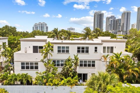 Adosado en venta en Fort Lauderdale, Florida, 2 dormitorios, 151.52 m2 № 2241674 - foto 30