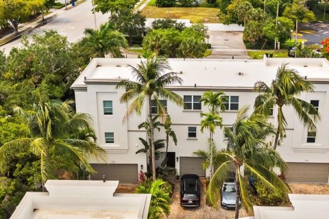 Adosado en venta en Fort Lauderdale, Florida, 2 dormitorios, 151.52 m2 № 2241674 - foto 3