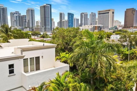 Adosado en venta en Fort Lauderdale, Florida, 2 dormitorios, 151.52 m2 № 2241674 - foto 2
