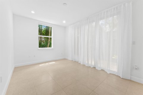 Adosado en venta en Fort Lauderdale, Florida, 2 dormitorios, 151.52 m2 № 2241674 - foto 25