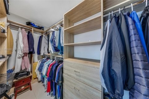 Купить кондоминиум в Норт-Майами-Бич, Флорида 2 спальни, 104.33м2, № 2008686 - фото 15