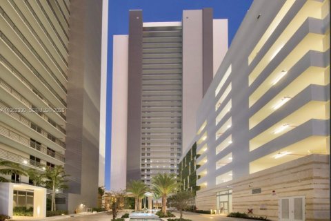 Купить кондоминиум в Норт-Майами-Бич, Флорида 2 спальни, 104.33м2, № 2008686 - фото 26