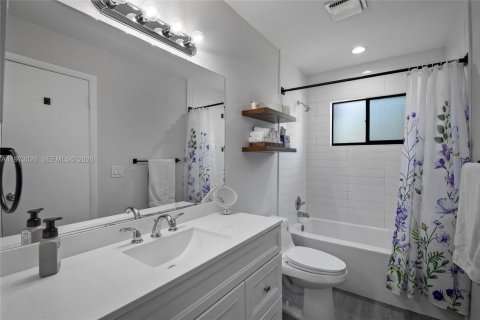 Купить таунхаус в Тамарак, Флорида 2 спальни, 148.92м2, № 2035953 - фото 25