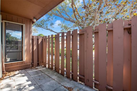 Купить таунхаус в Тамарак, Флорида 2 спальни, 148.92м2, № 2035953 - фото 30