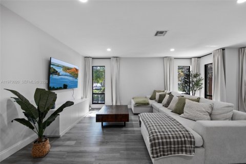 Купить таунхаус в Тамарак, Флорида 2 спальни, 148.92м2, № 2035953 - фото 14