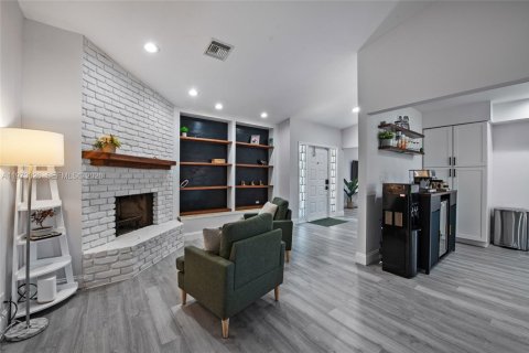 Купить таунхаус в Тамарак, Флорида 2 спальни, 148.92м2, № 2035953 - фото 7