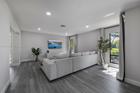 Купить таунхаус в Тамарак, Флорида 2 спальни, 148.92м2, № 2035953 - фото 15