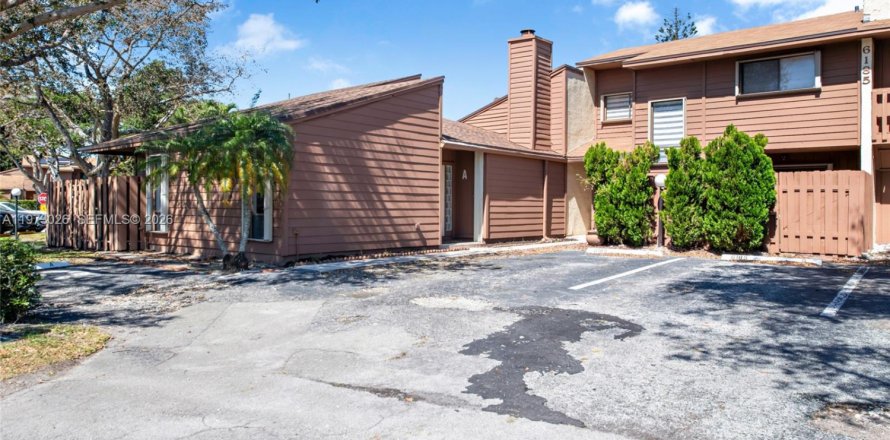 Таунхаус в Тамарак, Флорида 2 спальни, 148.92м2 № 2035953