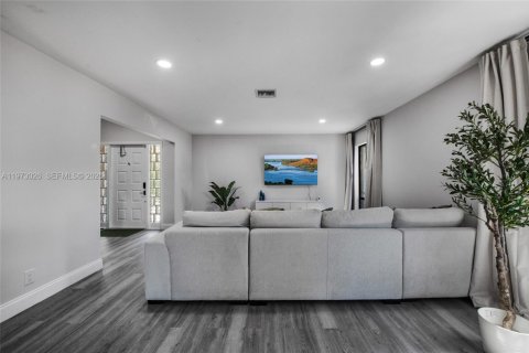 Купить таунхаус в Тамарак, Флорида 2 спальни, 148.92м2, № 2035953 - фото 16