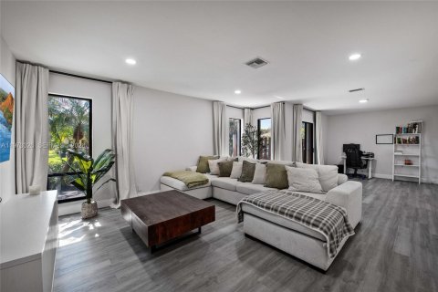 Купить таунхаус в Тамарак, Флорида 2 спальни, 148.92м2, № 2035953 - фото 13