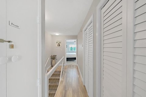 Townhouse in Dunedin, Florida 2 bedrooms, 119.84 sq.m. № 2230579 - photo 24