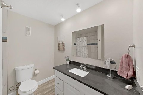 Townhouse in Dunedin, Florida 2 bedrooms, 119.84 sq.m. № 2230579 - photo 29