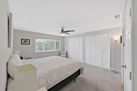 Townhouse in Dunedin, Florida 2 bedrooms, 119.84 sq.m. № 2230579 - photo 25