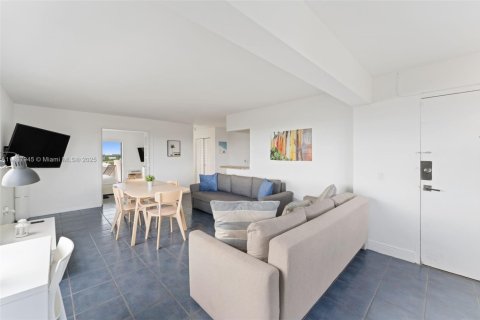 Condo in North Bay Village, Florida, 1 bedroom № 2030937 - photo 5